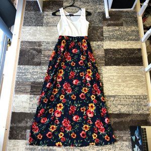 Long summer dress with flower design